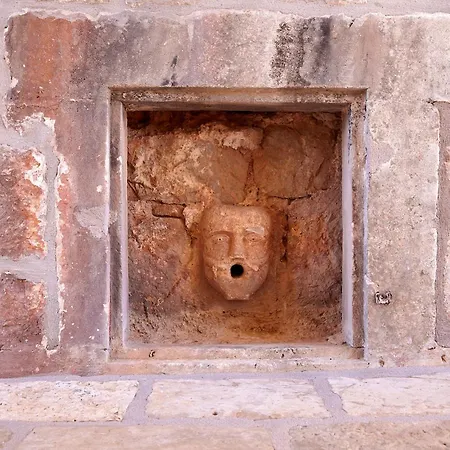Renaissance Palace Ghetaldi 1516 * Sudurad